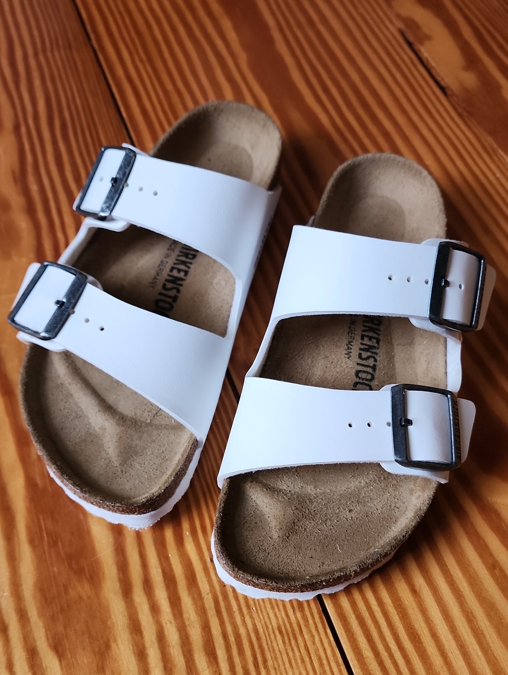 Birkenstock White Arizona Two-Strap Buckle Sandals W size 38